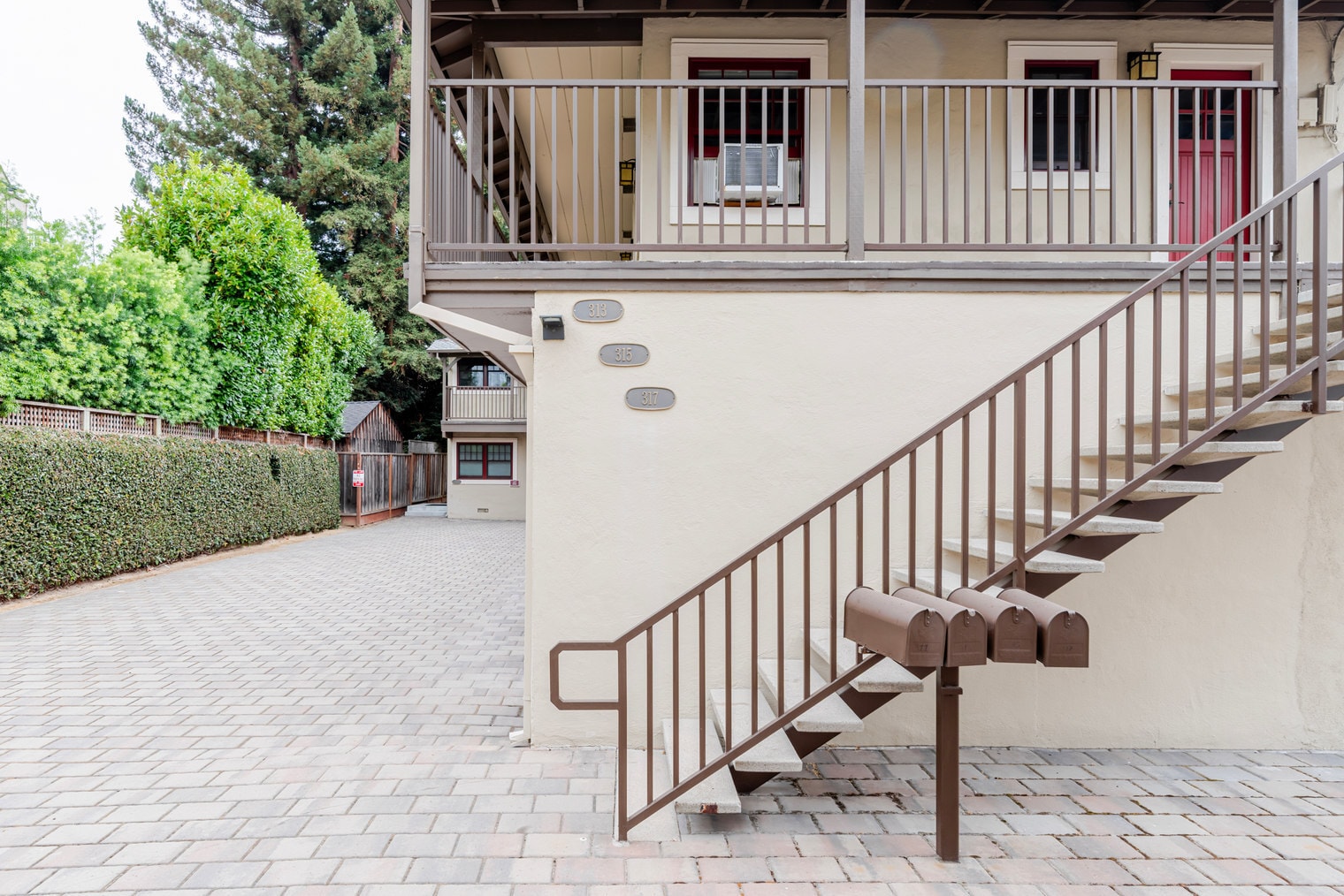 Building Photo - 327 Hawthorne Ave