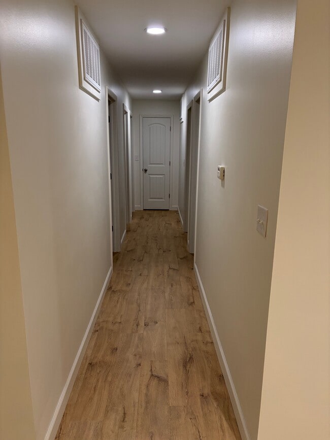 Building Photo - 1411 W Highland St