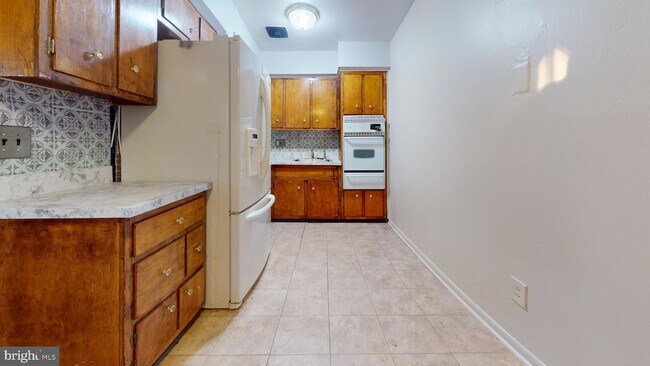 Primary Photo - 717 Red Lion Rd