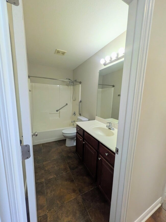 Building Photo - 2601 Quartz Ln
