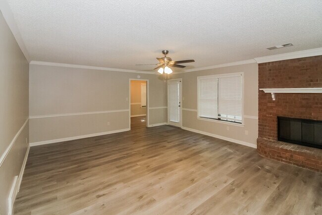 Building Photo - 7181 Autumn Song Dr