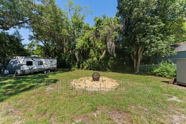 Building Photo - 4939 Woodland Dr