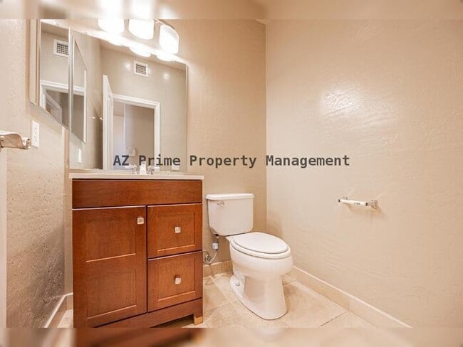 Building Photo - 9603 S 51st St