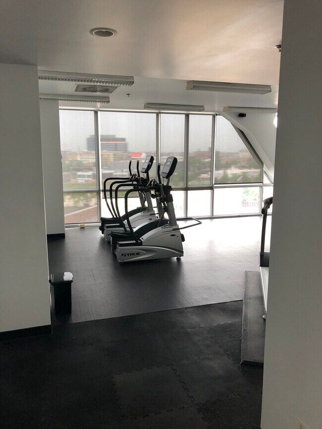 Building Photo - 510 W Erie St