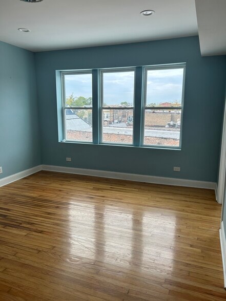 Building Photo - 4132 W 26th St