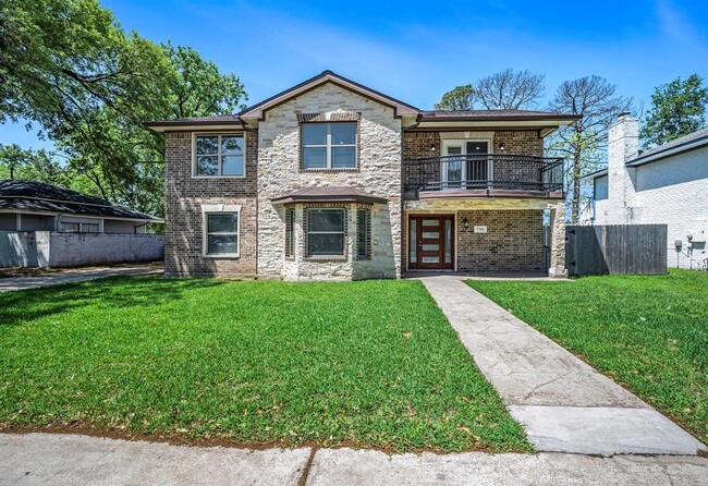 Primary Photo - 7711 Antoine Dr