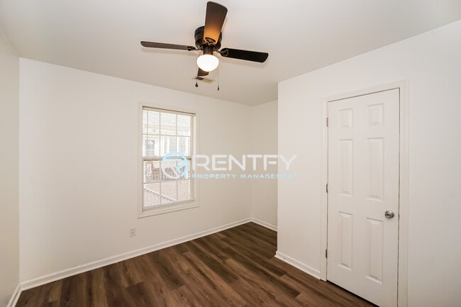 Building Photo - 1110 Mason St