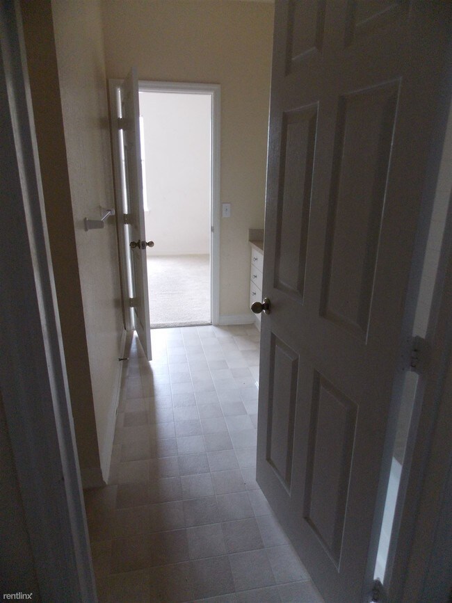 Primary Photo - 18001 Richmond Place Dr