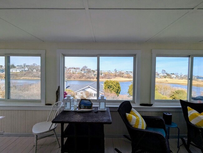 Building Photo - 12 Cove Rd