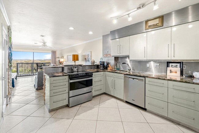 Building Photo - 3385 Coastal Hwy