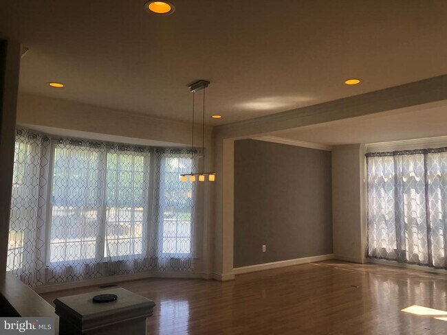 Building Photo - 7957 Blitz Ct