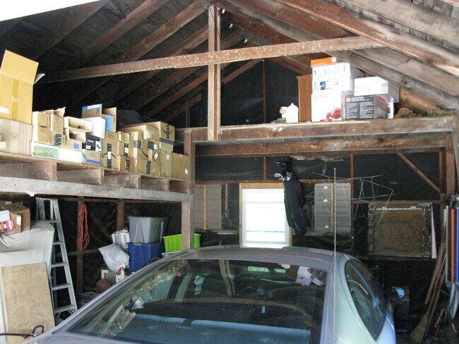 Building Photo - 104 5th Ave