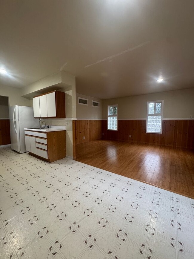 Building Photo - 5-Bed, 3-Bath in South Eugene