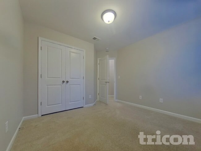 Building Photo - 318 Lanyard Ln