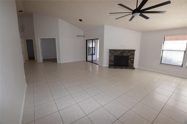 Building Photo - 7313 Spring Villas Cir