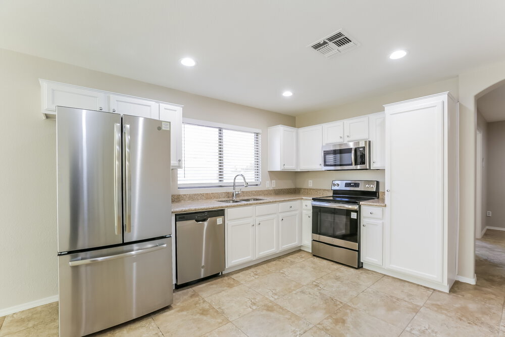 Building Photo - 3702 S 62nd Ave