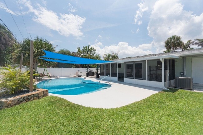 Building Photo - New Pool Home Rental Listing in Palm Bay Florida!