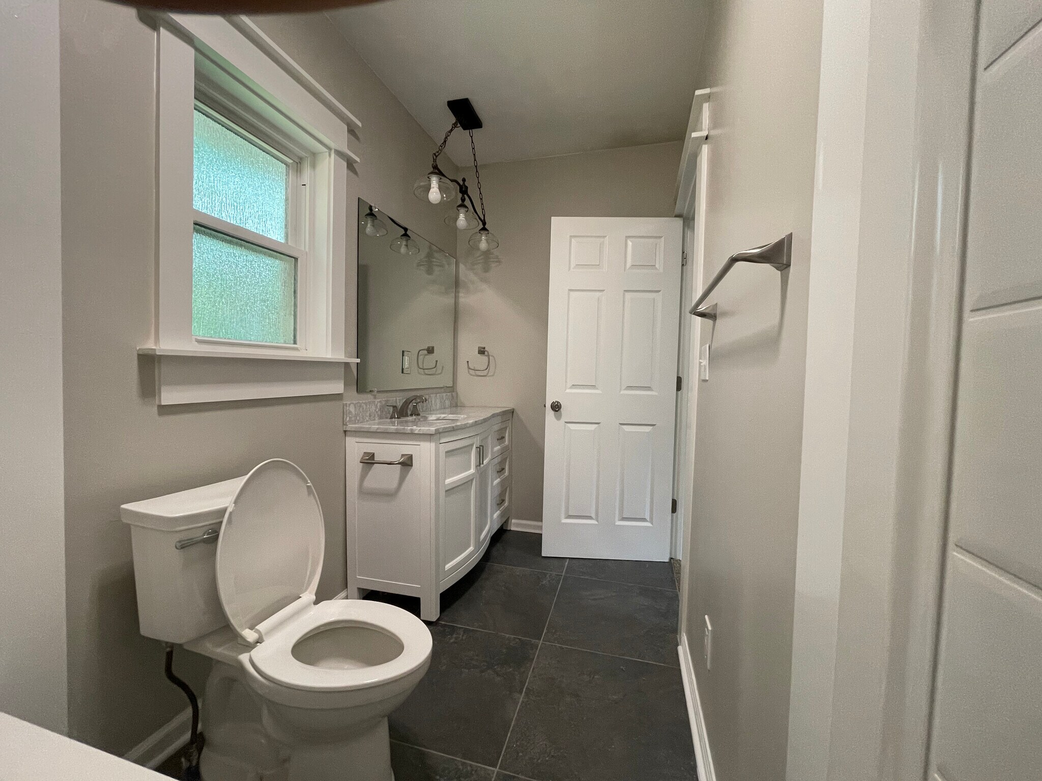 Building Photo - 416 Hillmont Dr NW
