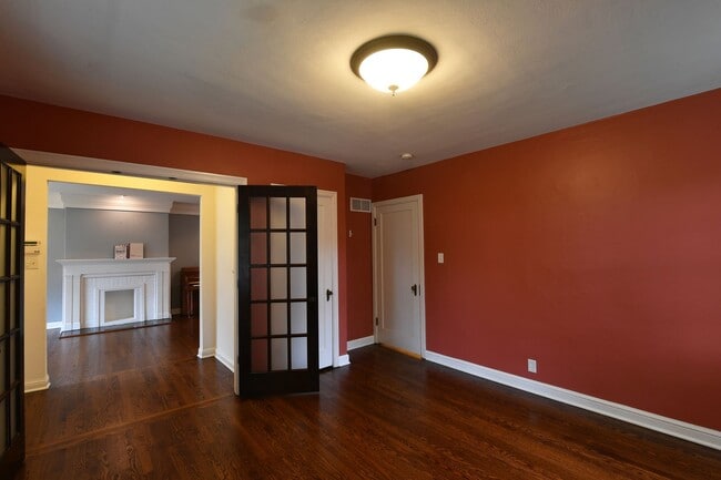 Building Photo - Kirkwood 5 bedroom / 3 full bathroom home