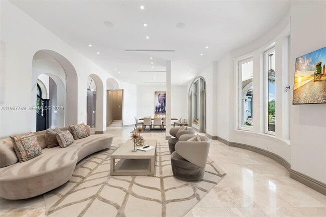 Building Photo - 432 S Hibiscus Dr