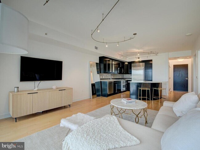 Building Photo - 1111 19th St N