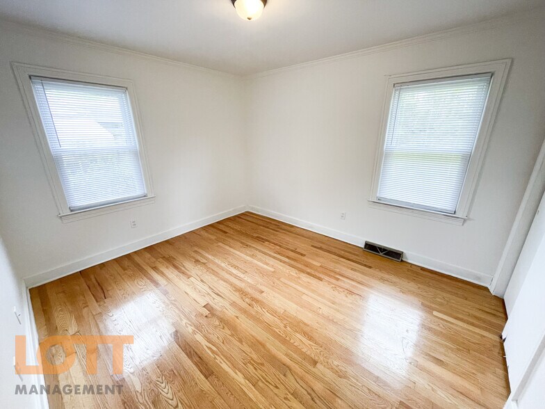 Building Photo - 3 Juanita Ct