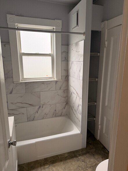 Building Photo - 15 Hayden St