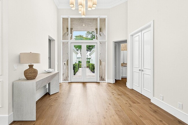 Building Photo - 1128 Crystal Dr