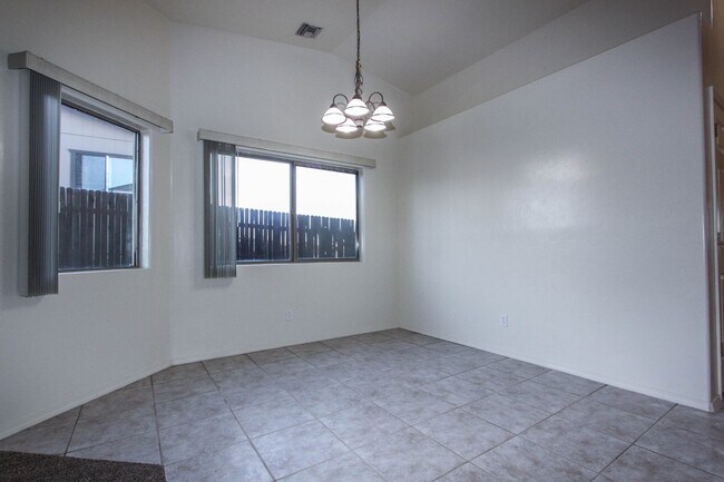 Building Photo - 8509 E Leigh Dr