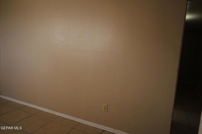 Building Photo - 10711 Ivanhoe Dr