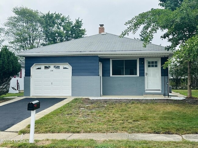 Primary Photo - 24 Liberta Dr