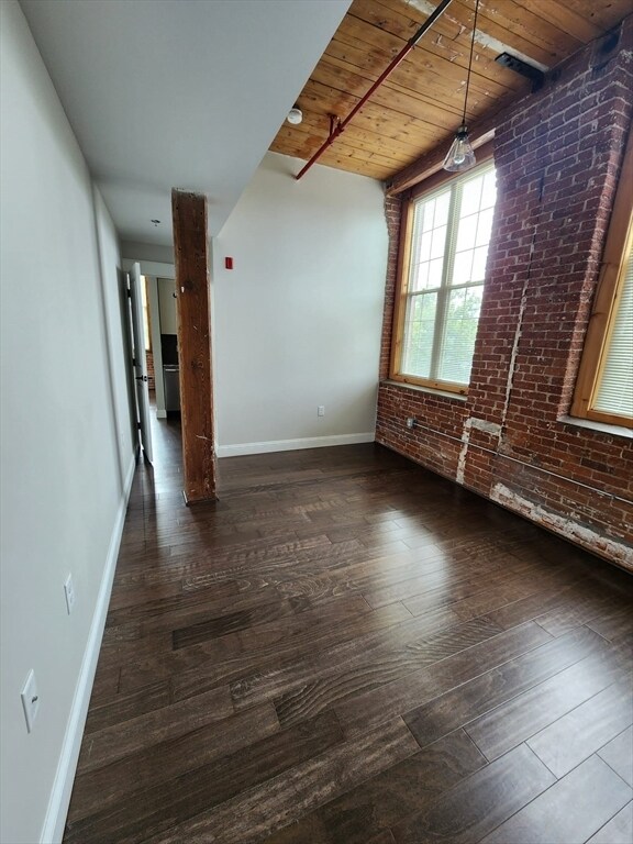 Building Photo - 45 Summer St