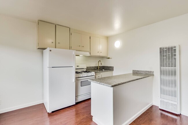 Building Photo - Linden Haus