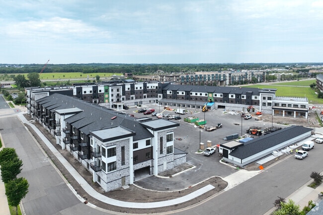 Building Photo - Skyline On Sunwood