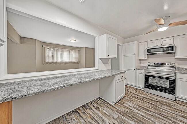 Building Photo - 5260 Crossbow Cir