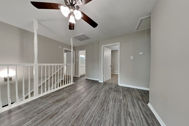 Building Photo - 4715 Brooklawn Dr