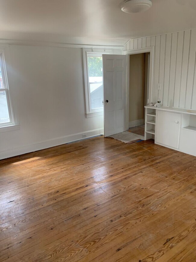 Building Photo - 10 N Second Street