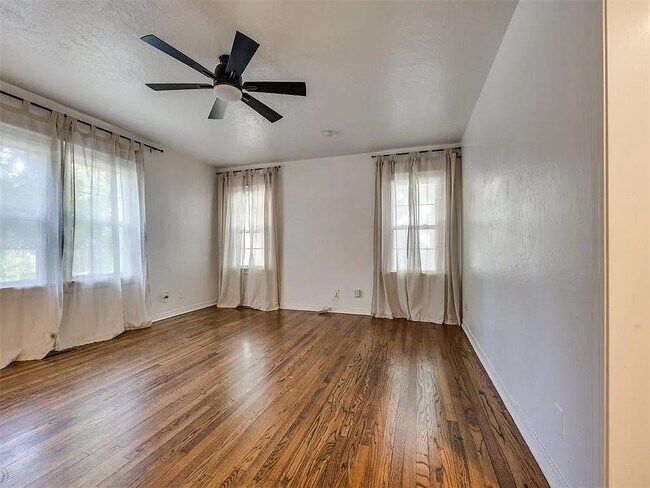 Building Photo - 1017 McFarland St