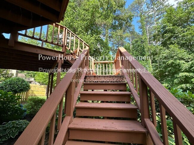 Building Photo - 790 Woodmont Dr