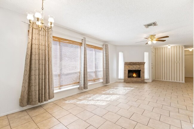 Building Photo - 8430 Cranberry Hill