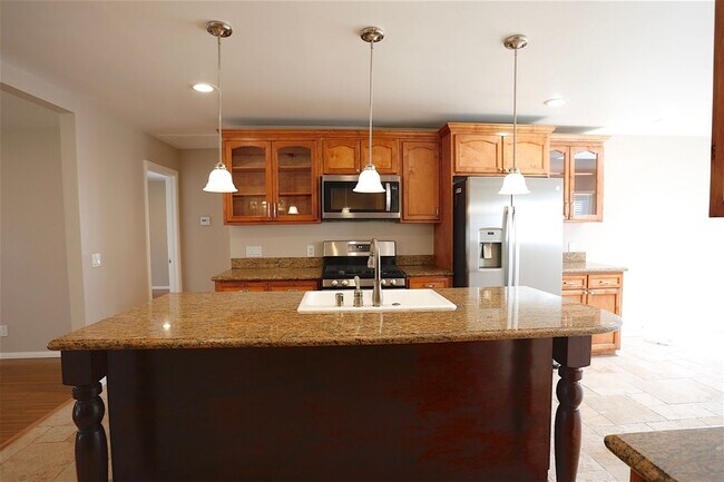 Building Photo - Beautiful North Hollywood 3 Bedroom, 2 Bath Single Family Home  *** Non-Smoking***