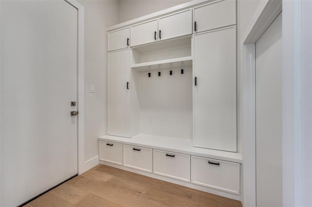 Building Photo - 9409 Lenel Pl