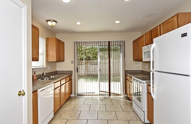 Building Photo - GREAT LOCATION: 1604 & SHAENFIELD  |  3 BE...