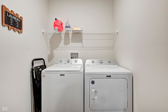 Building Photo - 2214 Warbler St