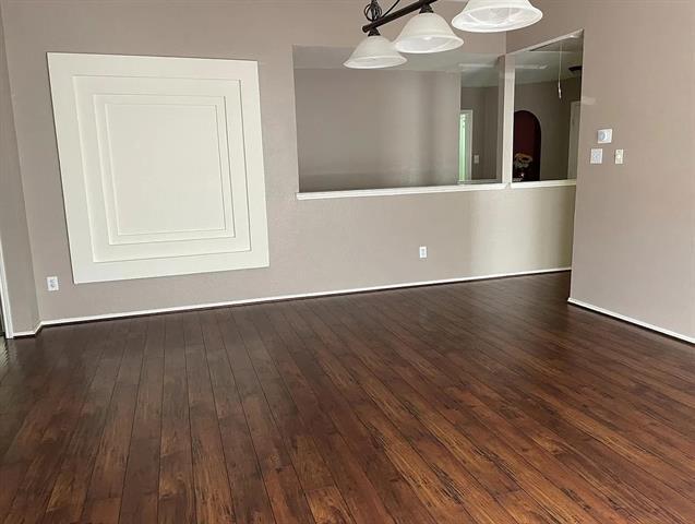 Building Photo - 1233 McMahan Dr