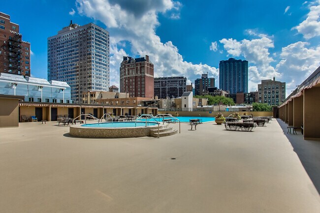 Building Photo - 655 W Irving Park Rd