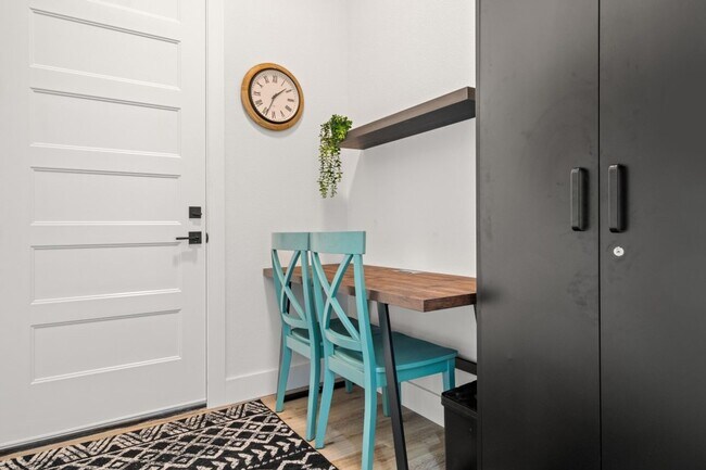 Building Photo - Gorgeous New Constriction House in Tampa - B