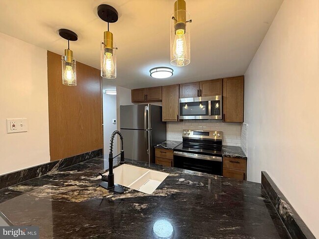 Building Photo - 150 Berwick Pl