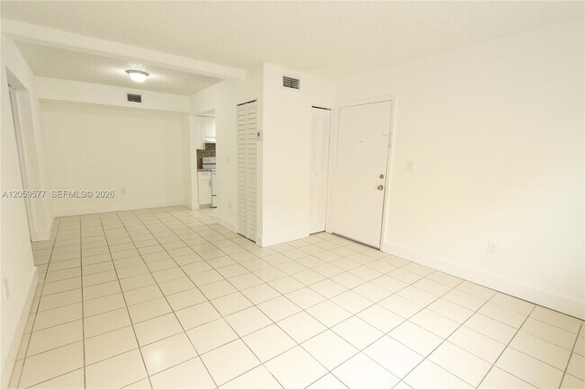 Building Photo - 650 NW 114th Ave