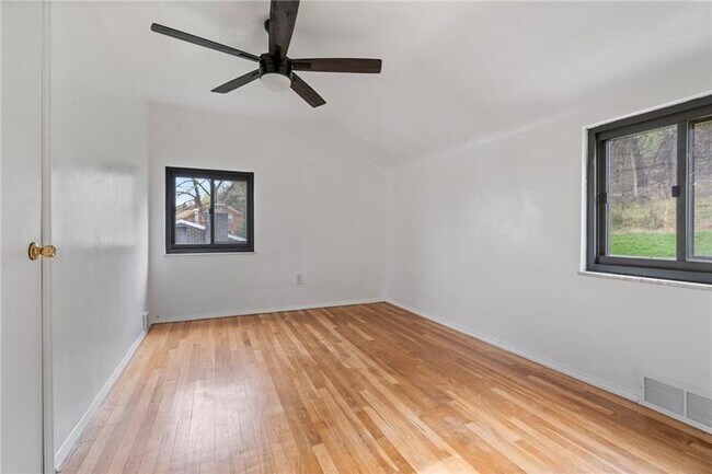 Building Photo - 5408 Verona Rd